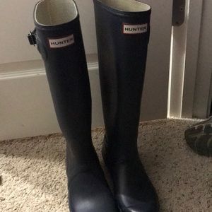 navy hunter rain boots!!!